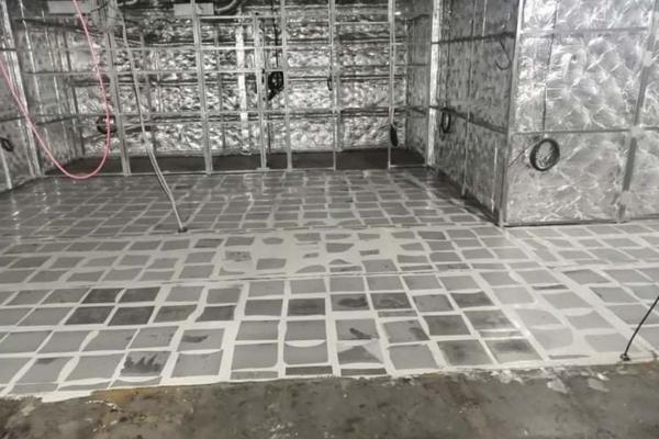 Μονώσεις δαπέδων Floating floor με ελαστομερή υλικά σιδερένιο πλακάκι πετροβάμβακα 140kg και φύλλα λαμαρίνας 3mm